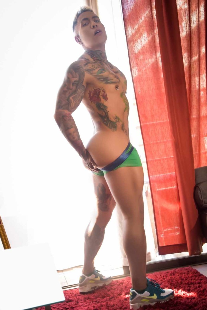 MOROCHO VARONIL LATINO SUPER DOTADO RICO TATUADO