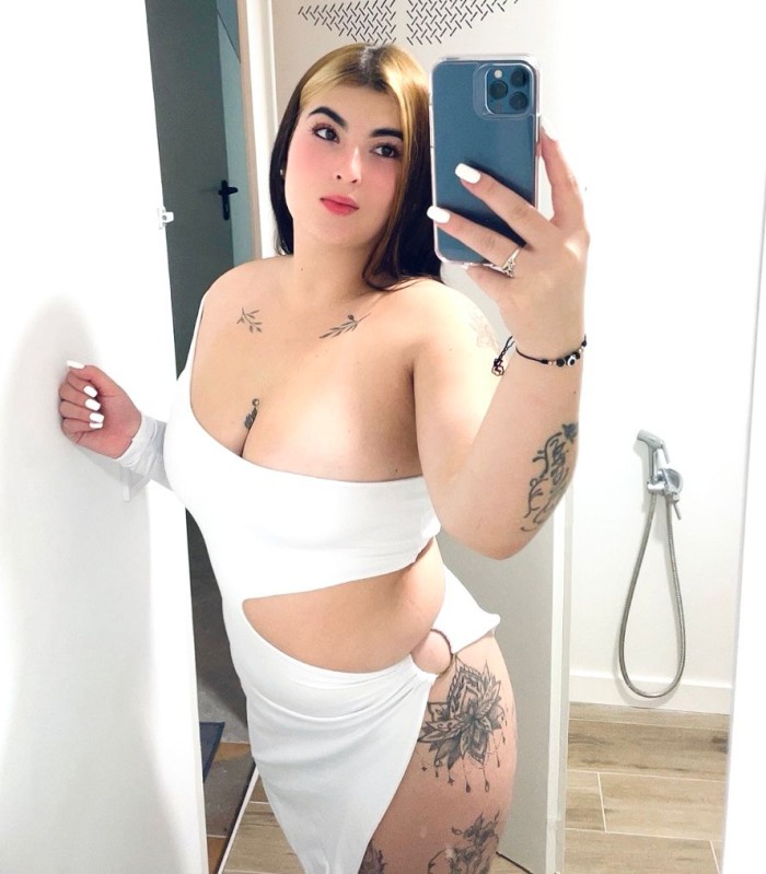 LATINA SUPER CARIÑOSA/SALIDAS