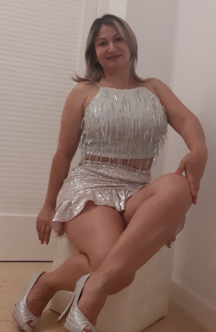 Madurita sexy cariñosa