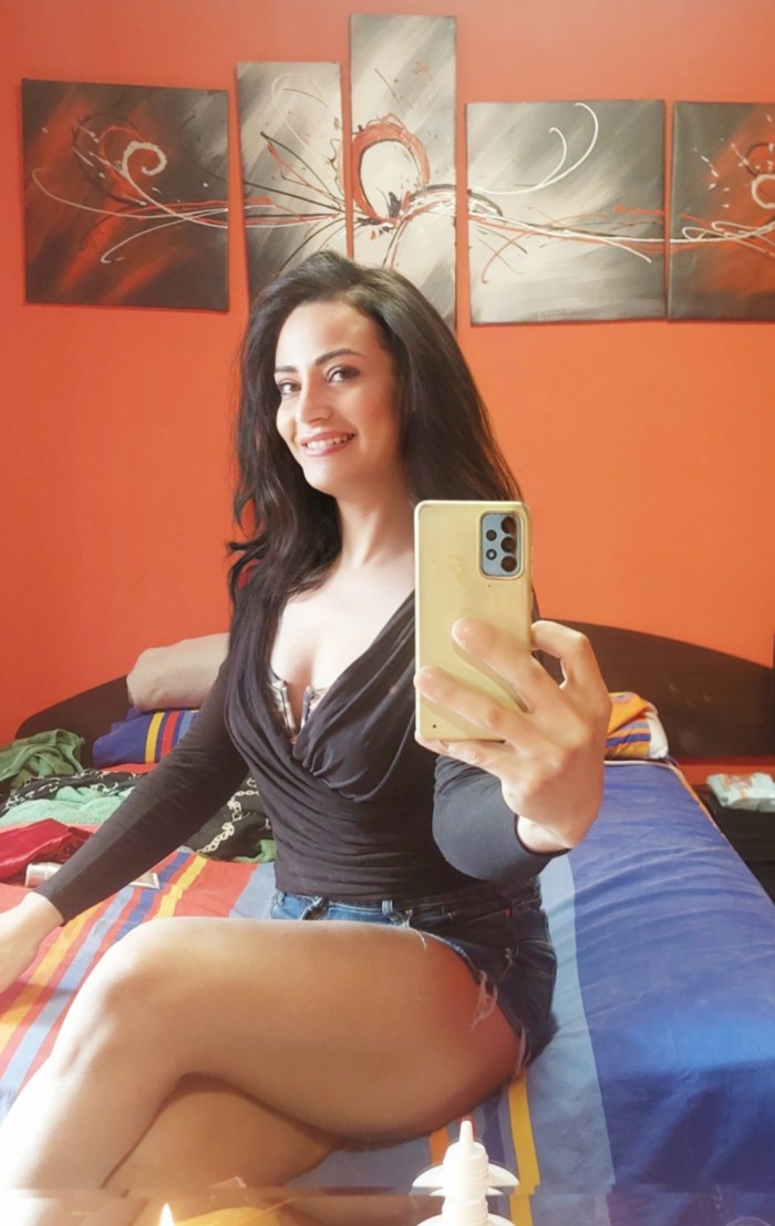 TRANS TRAVESTI CON EL CULO SUPER TRAGON VENGA