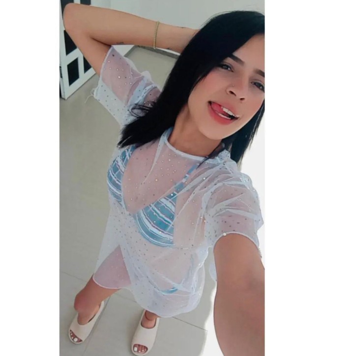 jovencita delgada y sensual