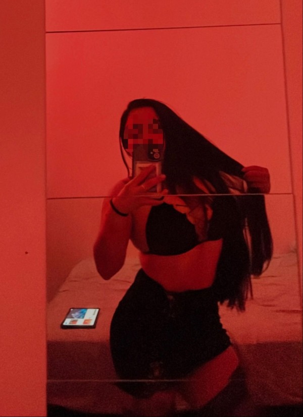 JOVENCITA MORENA PRIMERA VEZ FOGOSA Y FIESTERA  BB SOLO SALIDAS