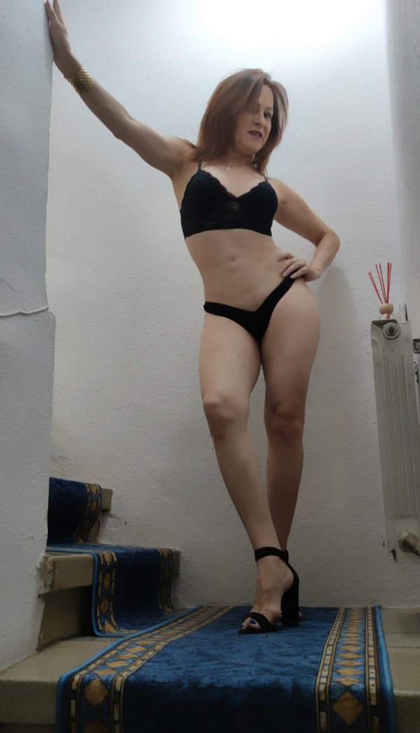 Novedad mis amores chica trans latina