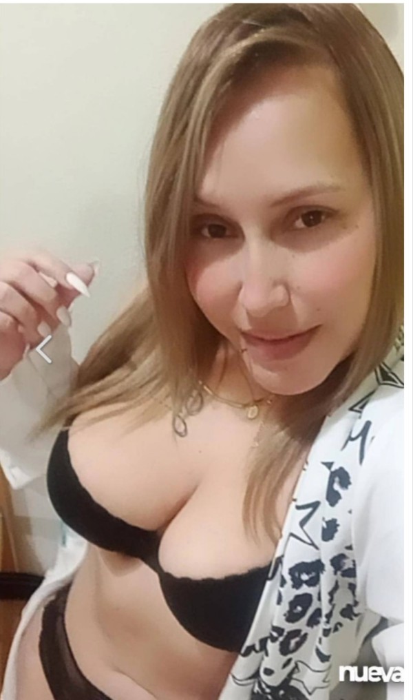 Caren Chika Colombiana de paso bb en Baracaldo  fiestera riko