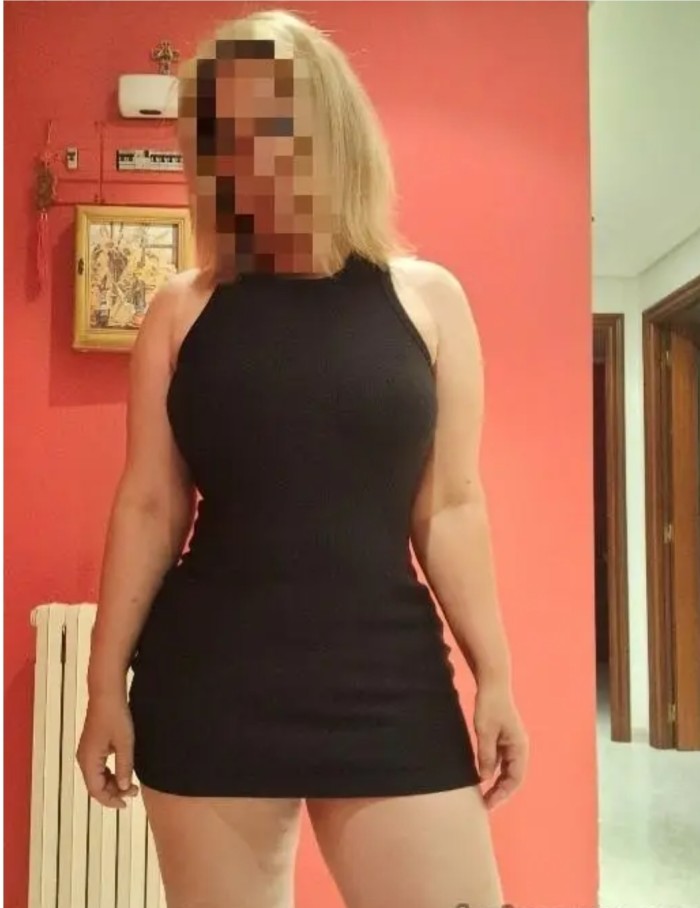 Madurita 43 años trato de novios besos con lengua