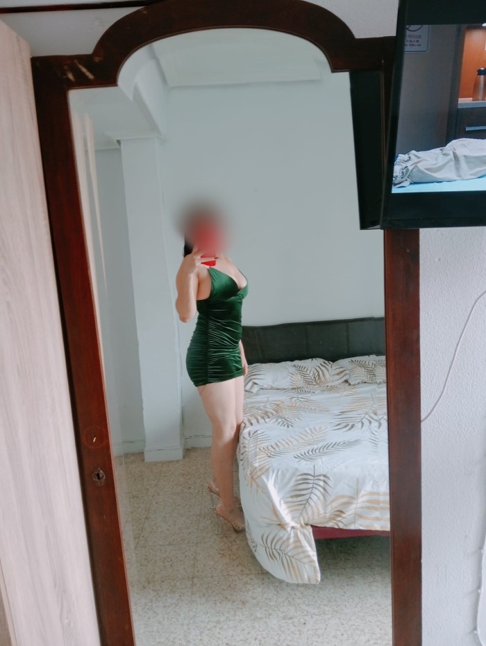 HOLA AMORES SOY ANA POR PRIMERA VEZ EN TU CIUDAD