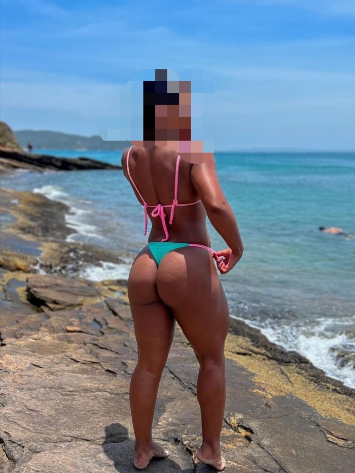 Sexy latina com ganas del fiesta