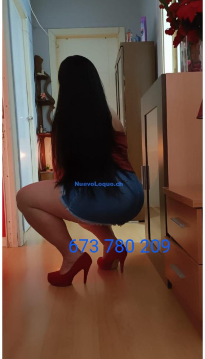 Madurita con grandes curvas voluptuosa  camila