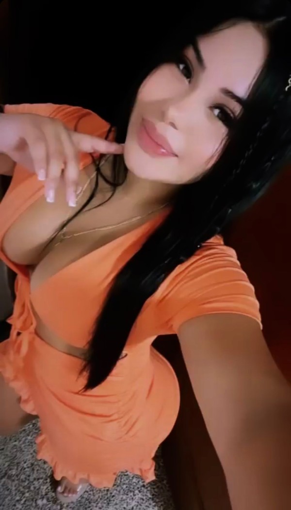 DANIELA SOY UNA HERMOSA, COLOMBIANA, A MI LADO TE VOLVERAS LOCO.