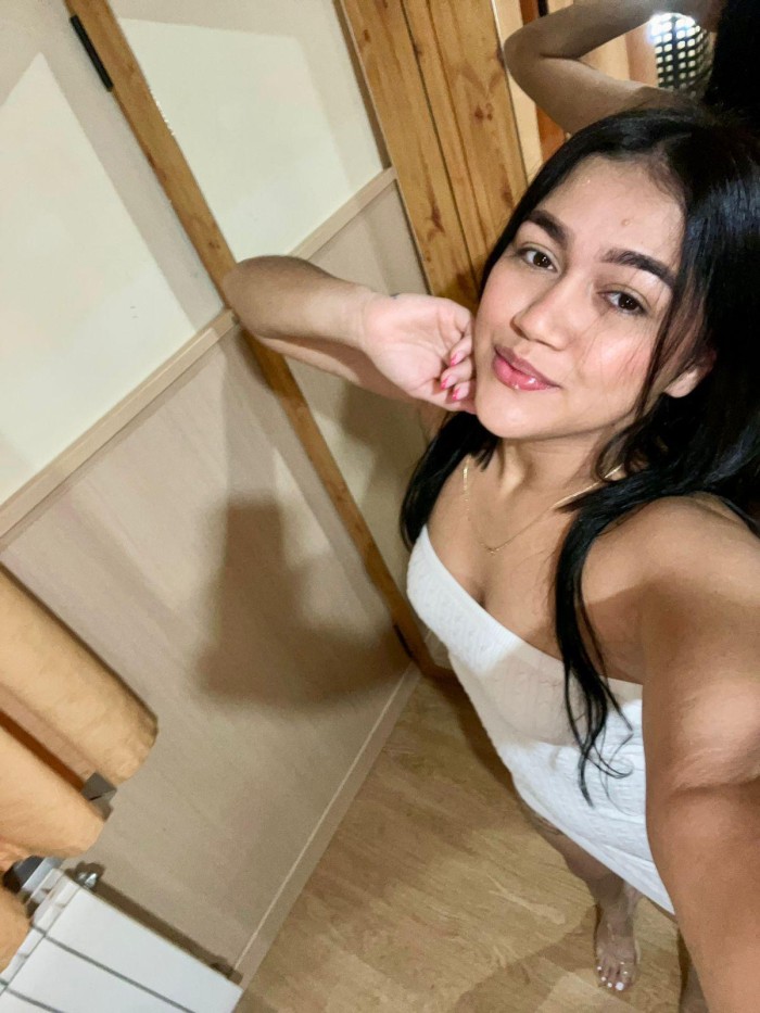 Colombiana jovencita muy atenta y dulce