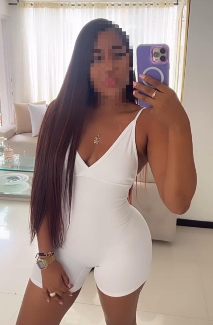 HERMOSA MORENA, FIESTERA, CACHONDA,MUY COMPLACIENT