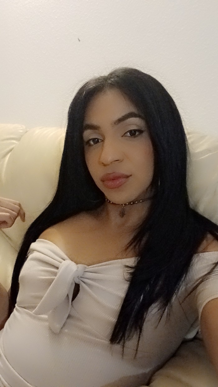 Rica Morena Cachonda cañera