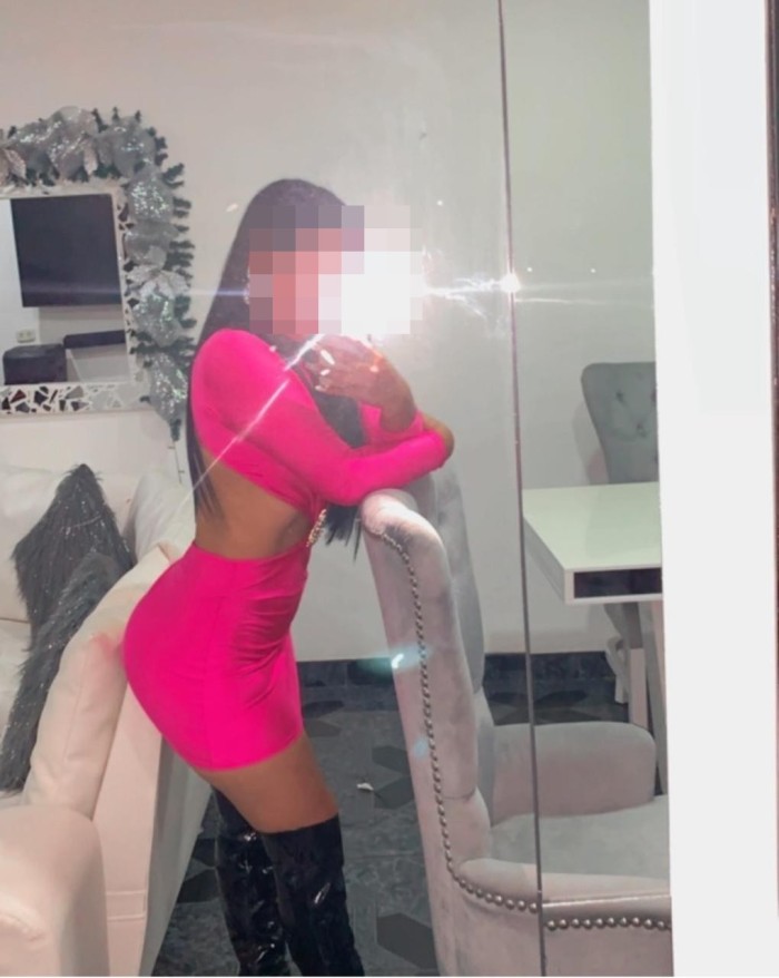 Excitante morena ,tu placentera compañía