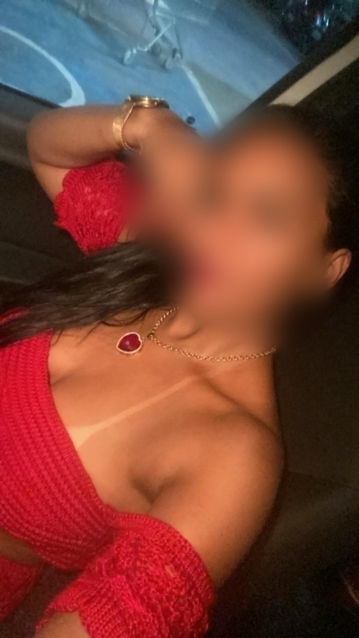 HERMOSA MORENA BRASILEÑA LEGANÉS PLACER TOP