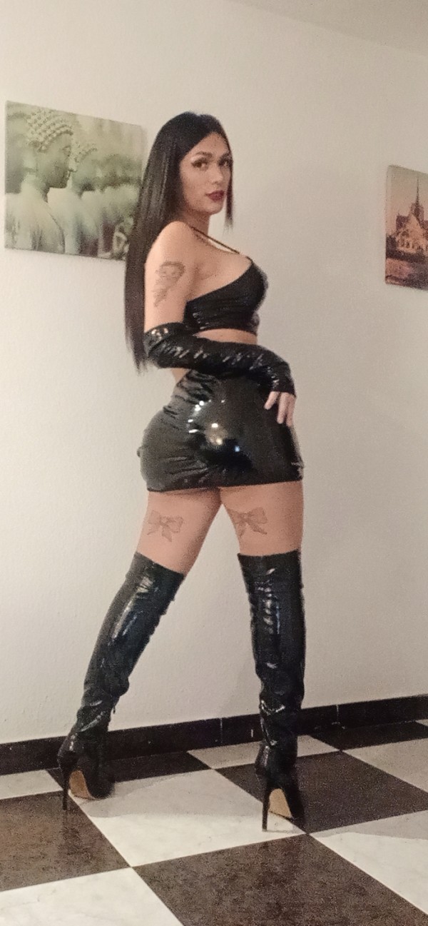 Trans Latina 24/7 activa pasiva cariñosa