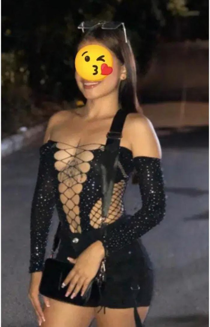 Joven latina piel anela exótica