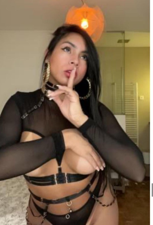 estrella Dior hermosa latina muy femenina recién llegada Xxl