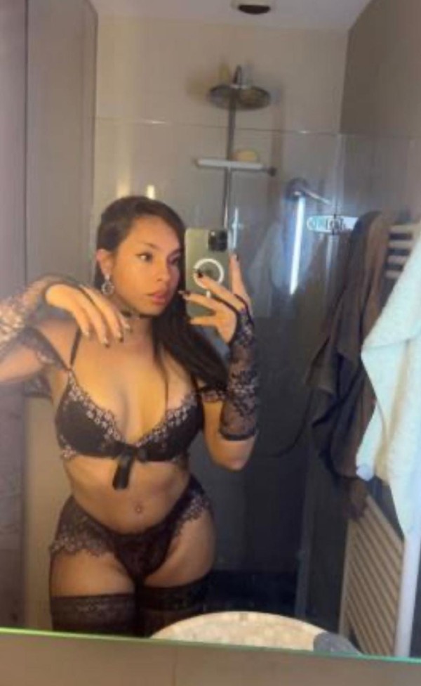 estrella Dior hermosa latina muy femenina recién llegada Xxl