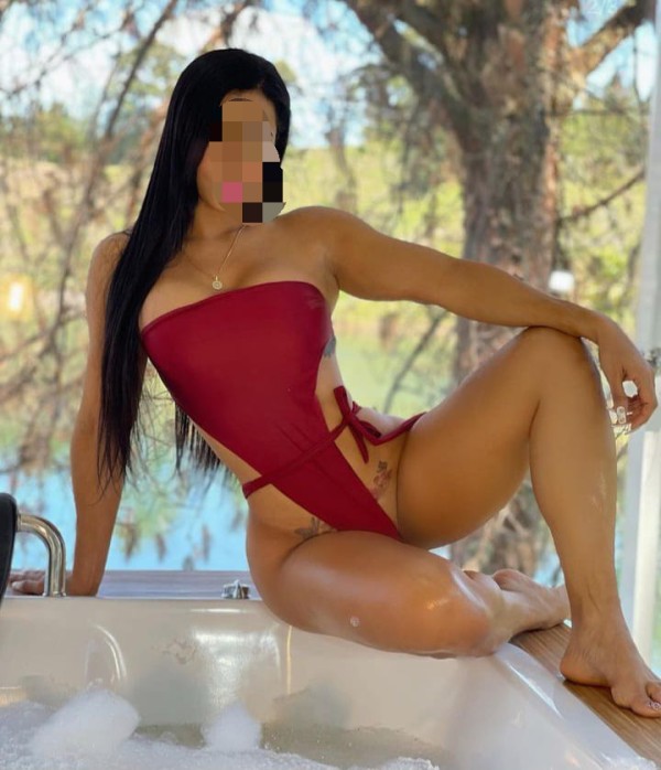 Novedad mis amores soy Oriana chica latina