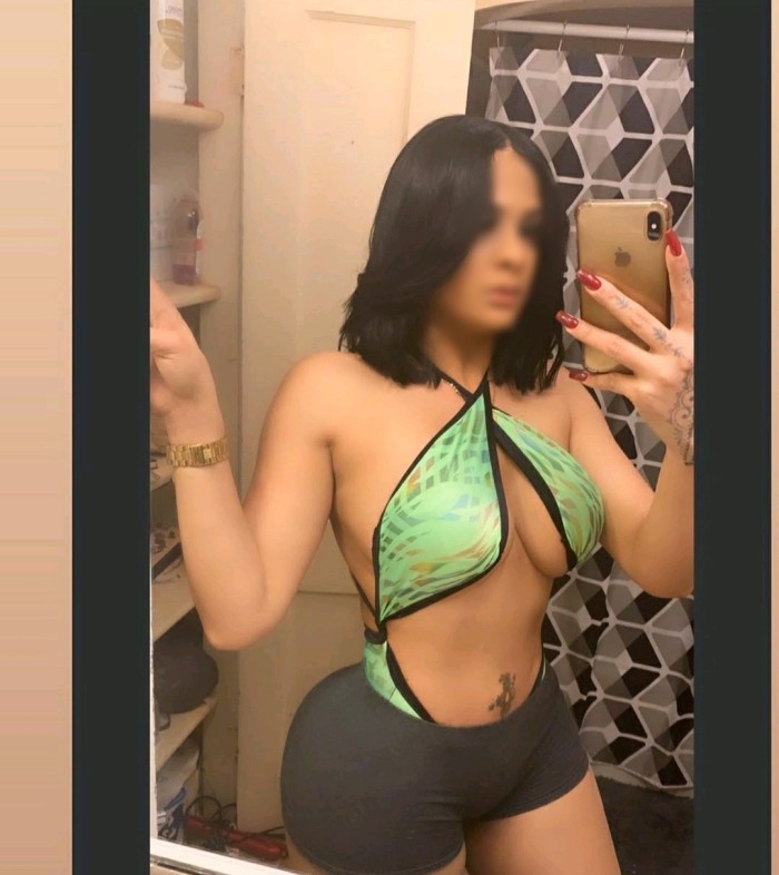 LATINA HERMOSA RECIÉN LLEGADA