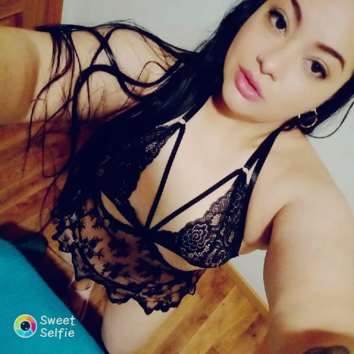 LATINA JUGUETONA DISPONIBLE 24H!