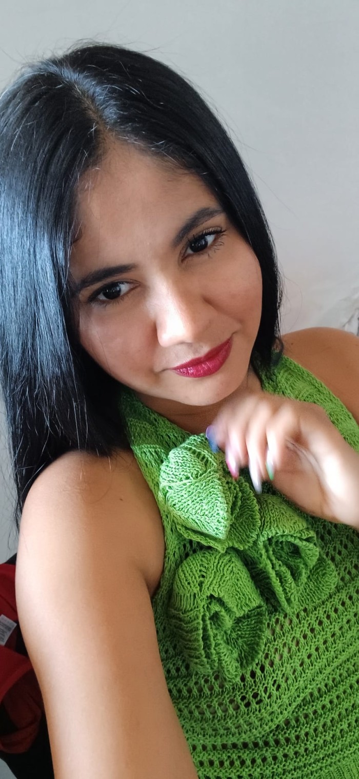 JOVENCITA SENSUAL ARDIENTE EN SARIA SOY LO QUE BUS