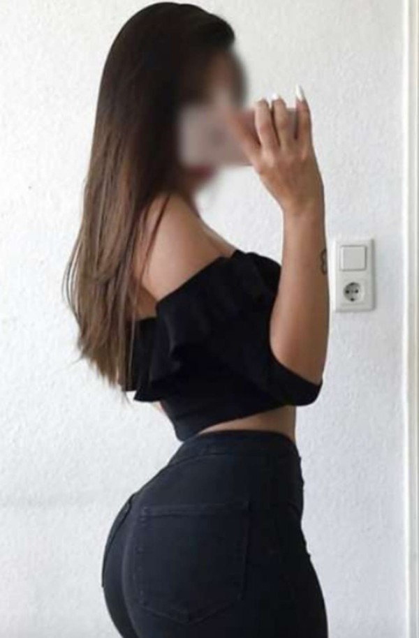 SOFIA joven scort de lujo en Pueblo Nuevo