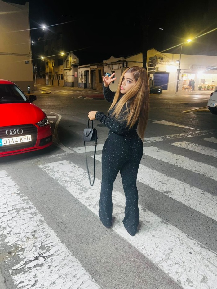 Zoe una mulatita ardiente recién llegada a Gandia