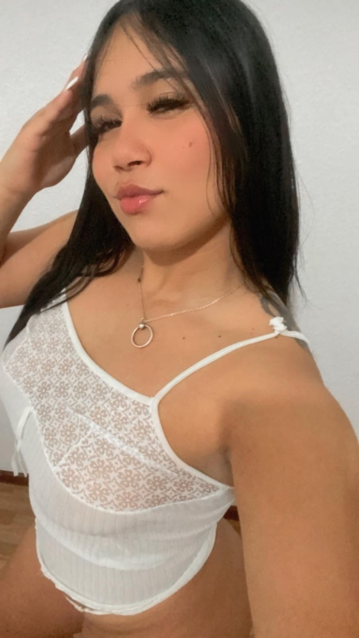 Britany, 20 años, venezolana – La masajista más sensual y complaciente de Madrid