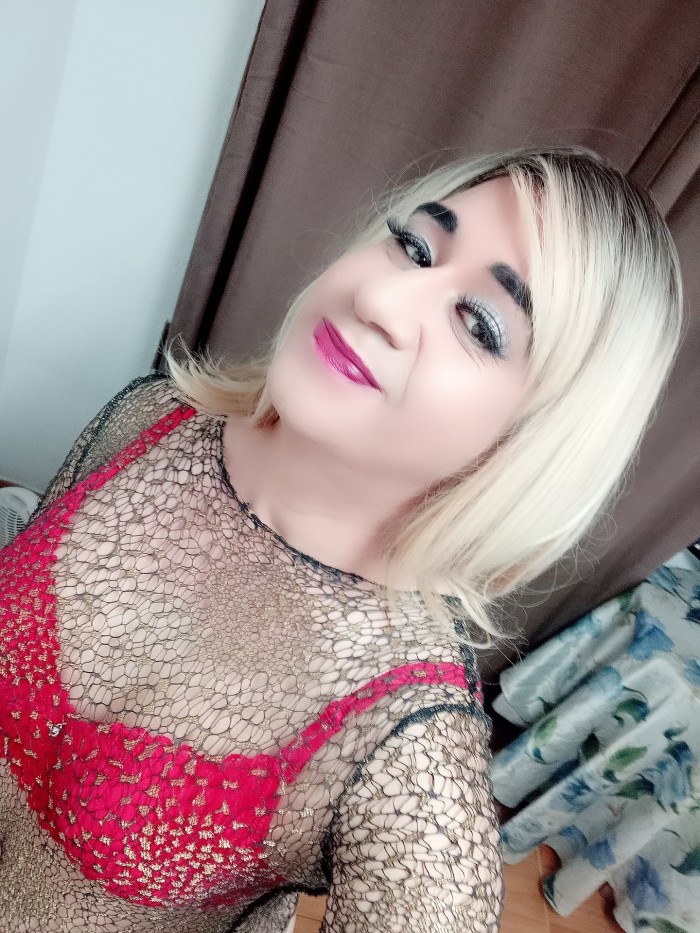 Chica CD travesti por 3 días