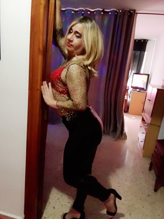 Chica CD travesti por 3 días