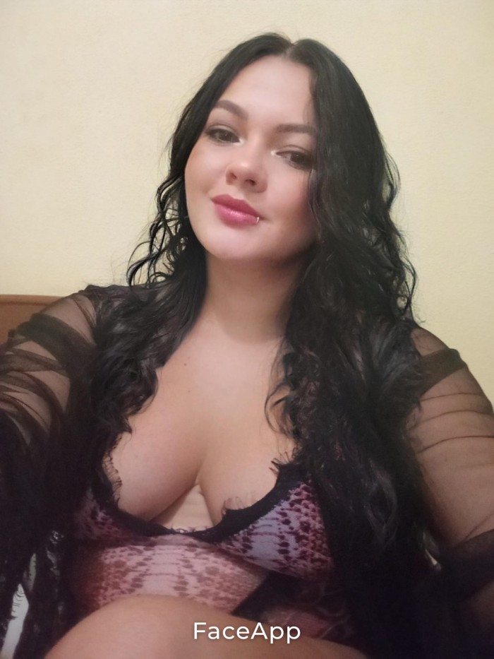 SAMATHA HERMOSA COLOMBIANA