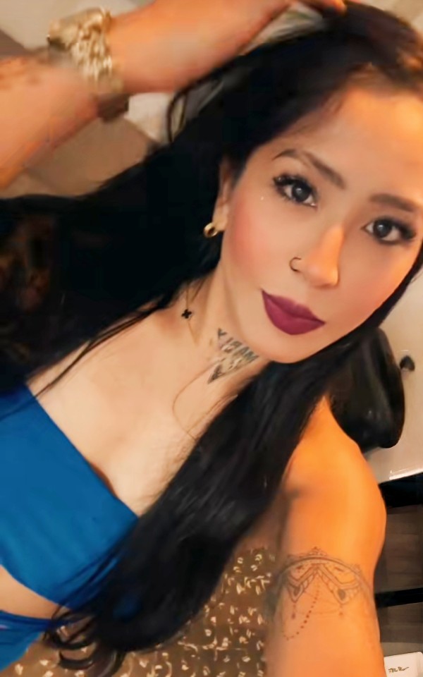 ELENA UNA LATINA JOVENCITA MUY CACHONDA