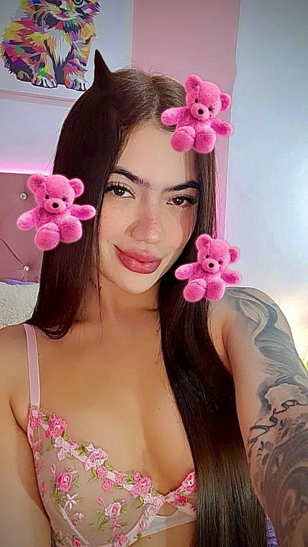 Luna morena juguetona fiestera la mejor mamada i