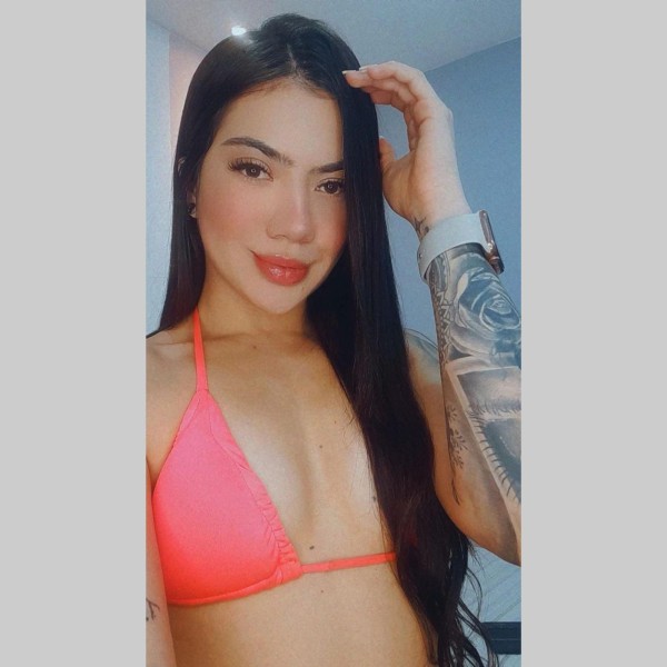 Luna morena juguetona fiestera la mejor mamada i