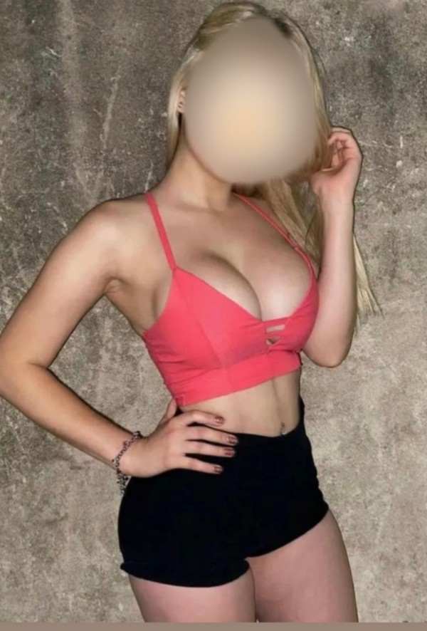 Escort joven rubia tetona y fiestera 2h 150€ Bilbao