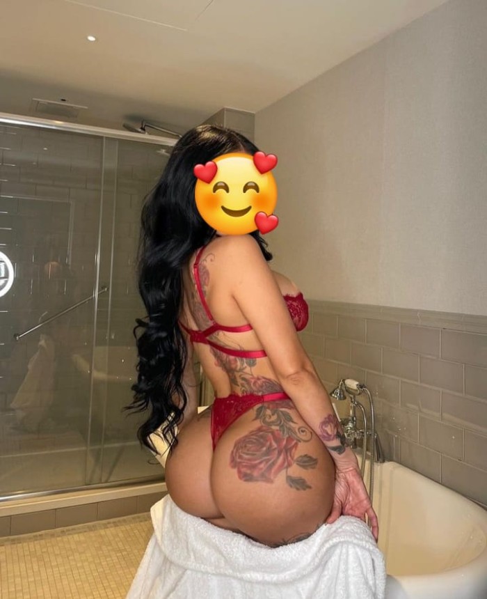 Latina cariñosa amor quiero mucho sexo y griego