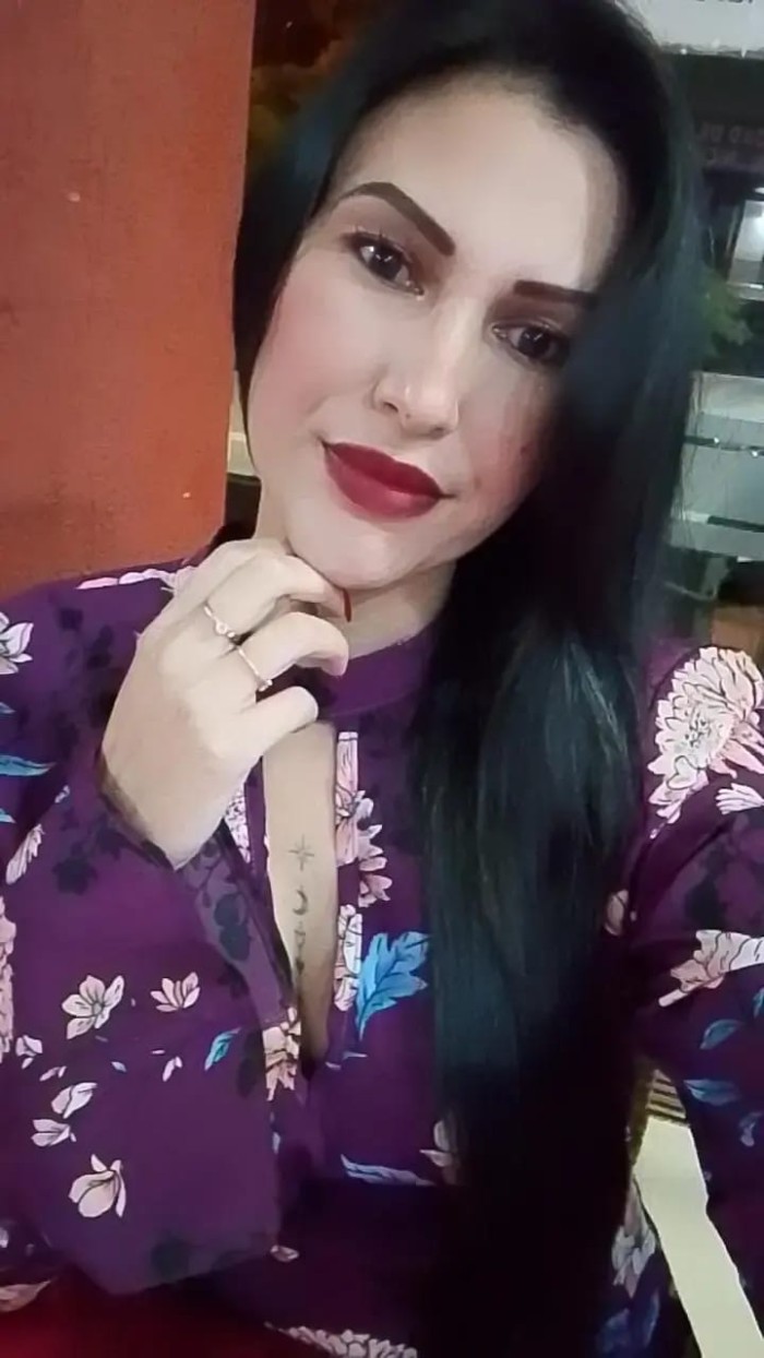 SENSUAL ARDIENTE MUJER DE SANGRE CALIENTE FIESTA