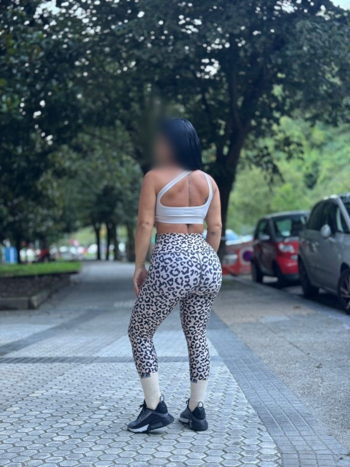 UNA POTENTE ESCORT FITNESS 24 HORAS