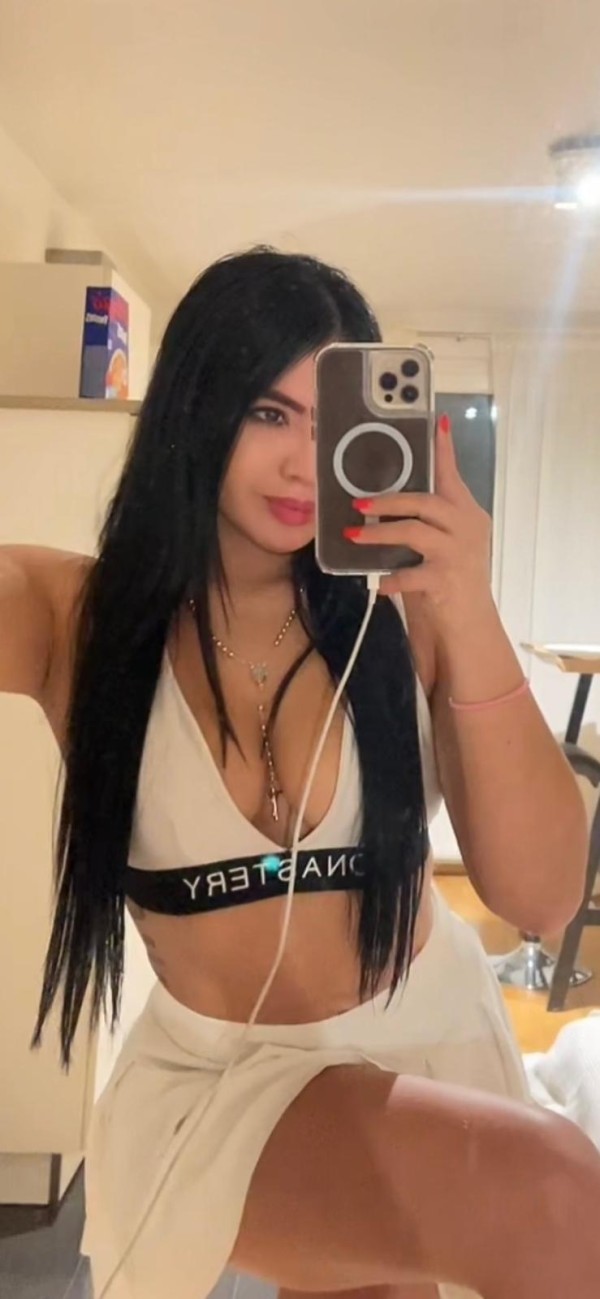 SAMANTHA HERMOSA LATINA, MUY COMPLACIENTE Y SENS