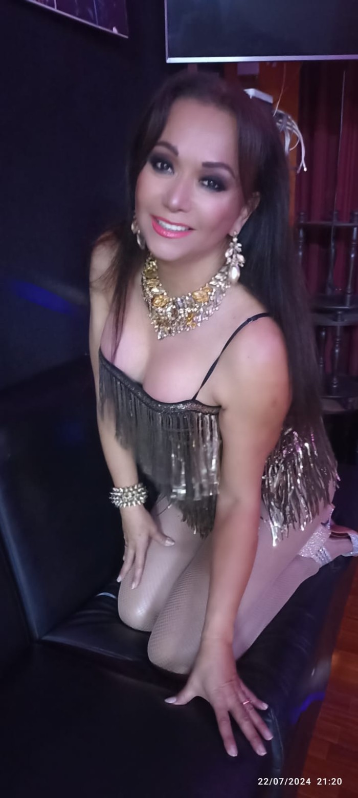 Mujer trans hermosa ( operada)