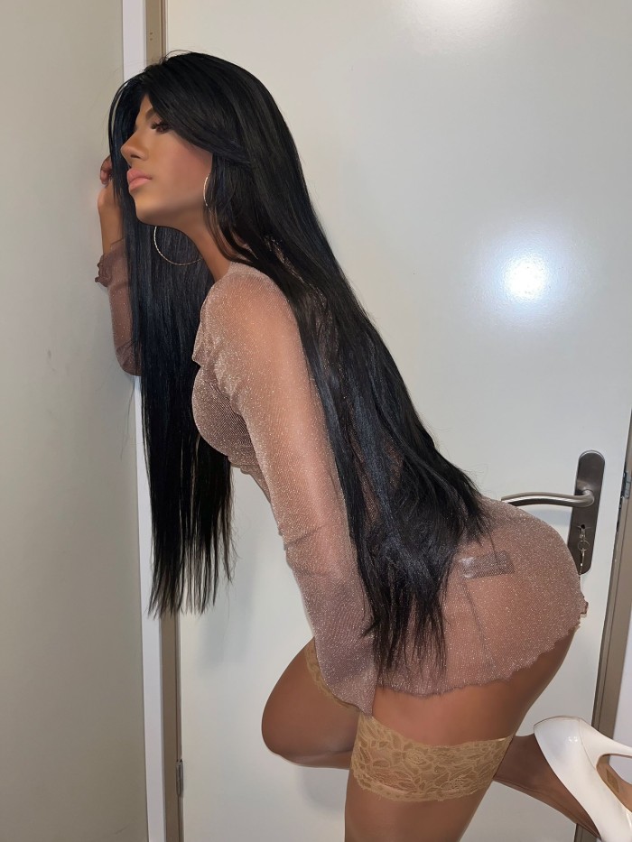 LATINA CALIENTE FIESTERA DOTADA REAL SIN ENGAÑO