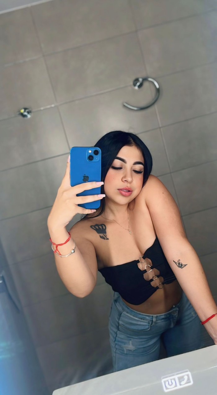 EN ARANJUEZ COLOMBIANA JOVENCITA SENSUAL