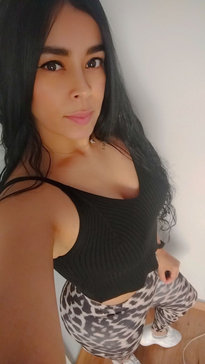 SENSUAL ARDIENTE COLOMBIANA EN VALLADOLID TRAVIESA