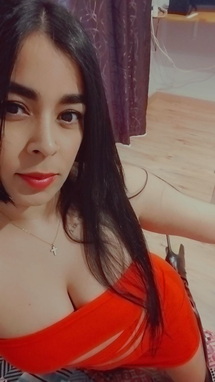 SENSUAL ARDIENTE COLOMBIANA EN VALLADOLID TRAVIESA