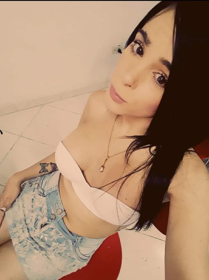 MUY IMPLICADA • LATINA • TRANS FEMENINA • REBECA