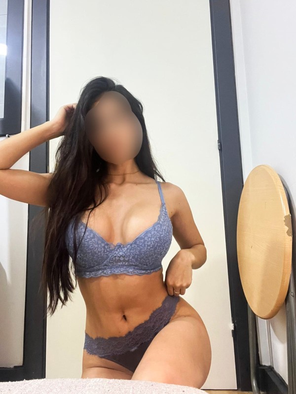 EXQUISITA JOVENCITA MUY ARDIENTE Y COMPLACIENTE