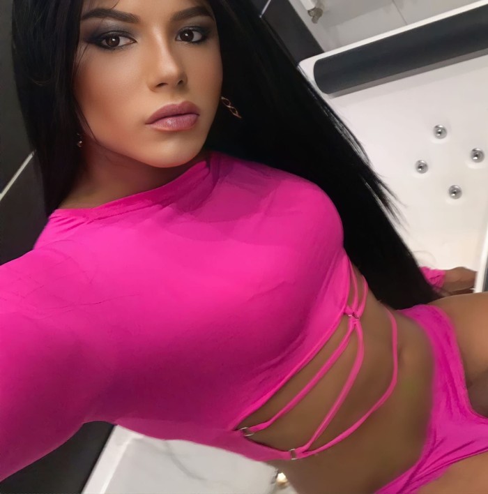 LATINA HOT JUGUETONA FIESTERA COMPLETA