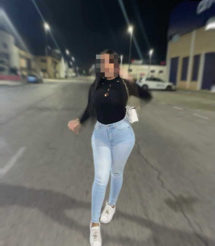 Diosa 22 años simpática culo grande último día