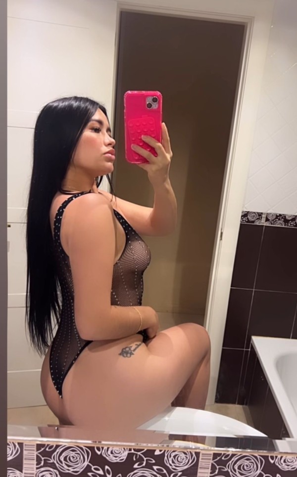 Novedad en Badajoz ! Colombiana de 21 años una nena muy Dulce y cariñosa ”.